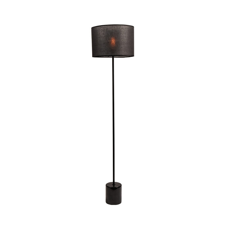 Studiu de noptieră din living lampă de podea verticală