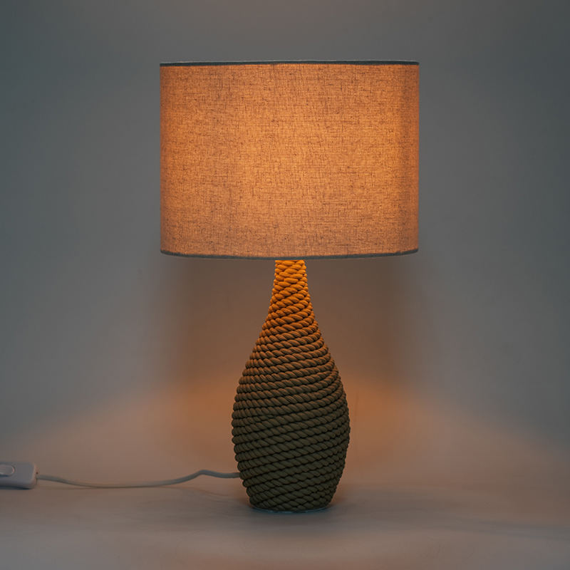 Lampa elegantă țesută din țesută japoneză țesută