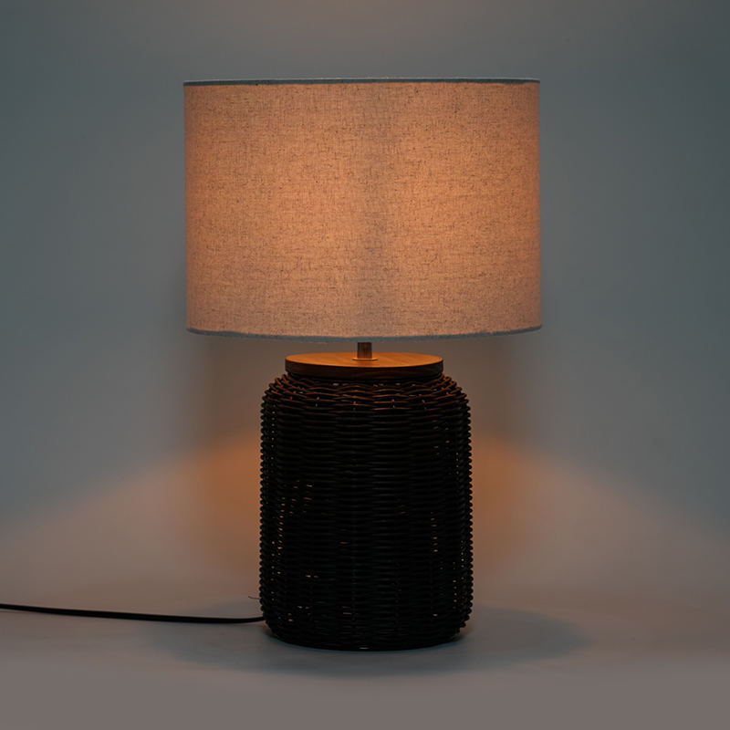 Lampa de masă vintage neagră Rattan