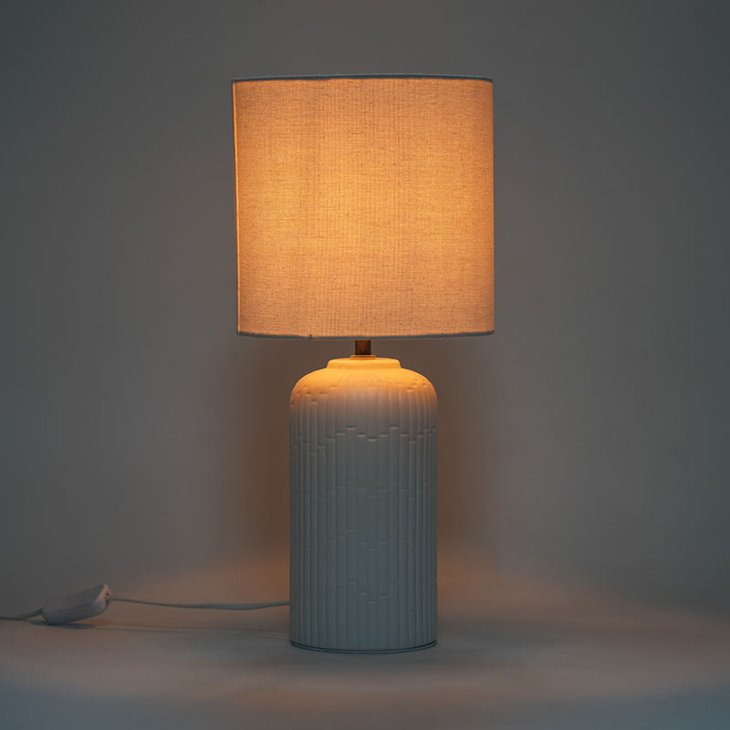 Lampa de masă din ceramică din borcan de garnitură
