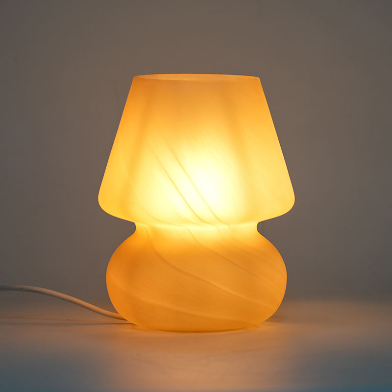 Lampă de masă din sticlă cremă