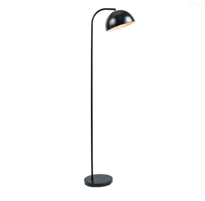 Care este capacitatea de încărcare a materialului metalic al lămpii de podea cu metal negru și ce aspecte ale siguranței și fiabilității se poate asigura?